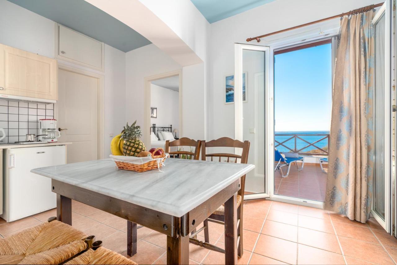 Reggina'S Apartments Finikas  Bagian luar foto